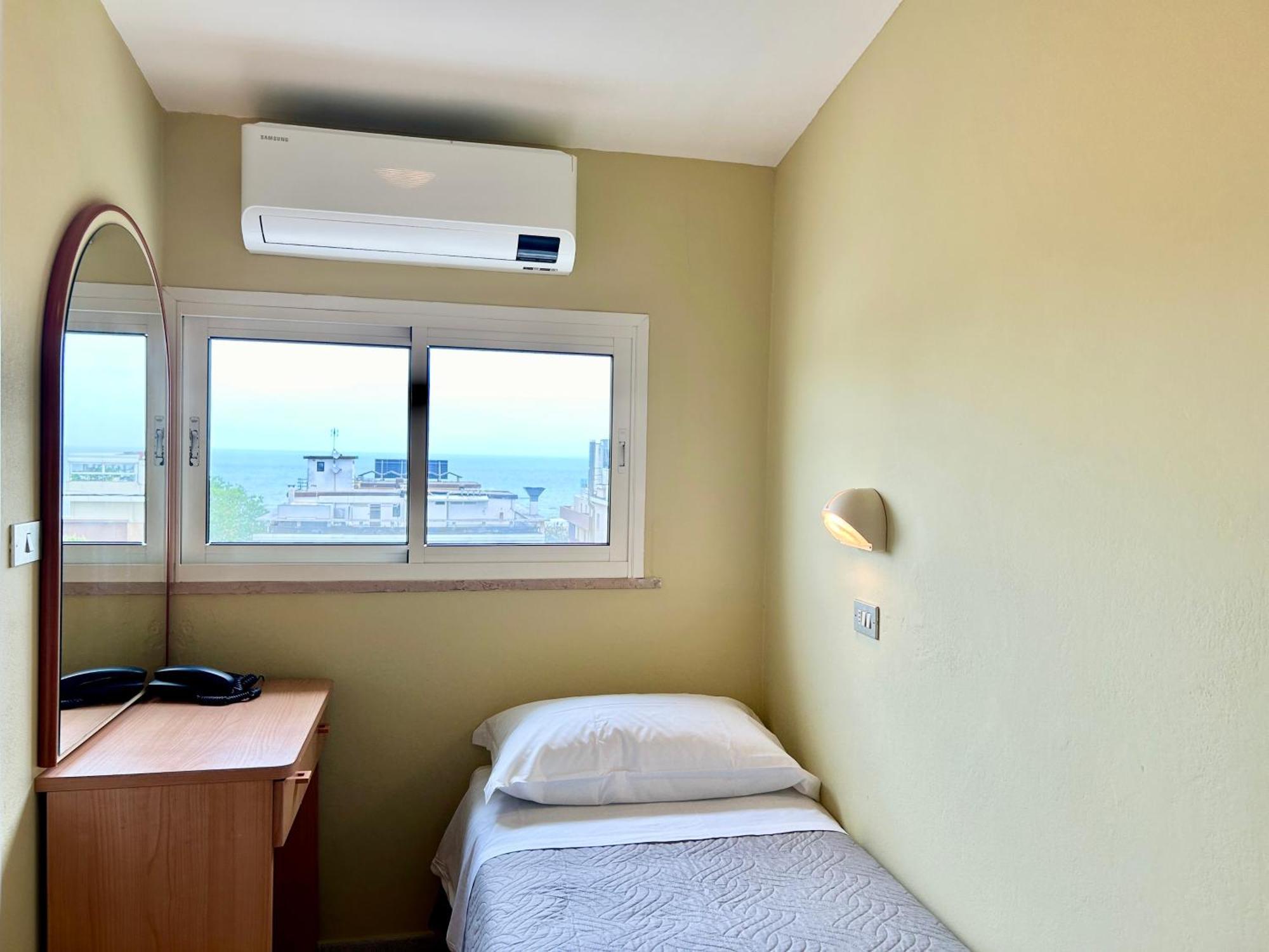 Standard Single Room,1585508992:JPEG